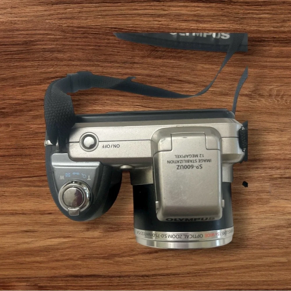 Olympus SP-600UZ Digital Camera